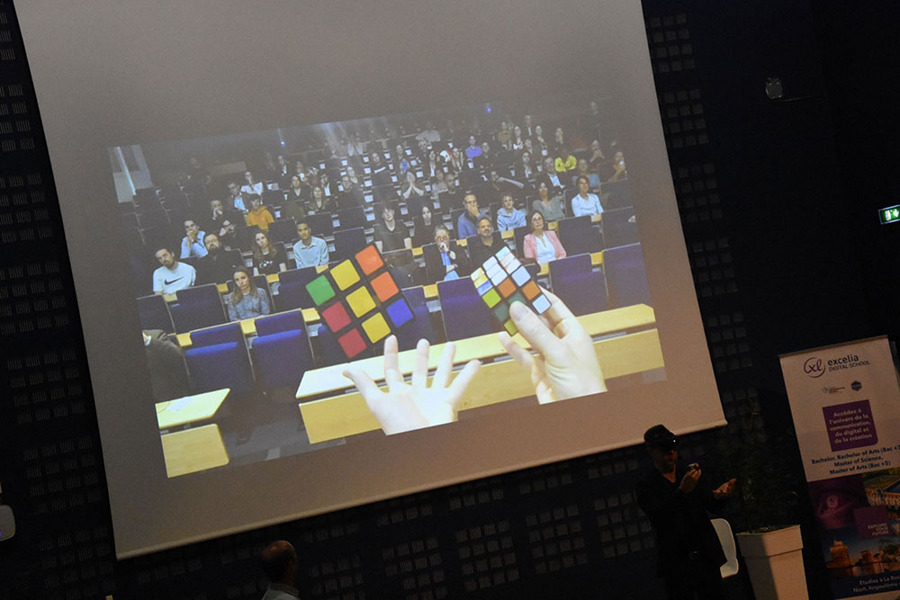 Digital Night : réalité virtuelle et objets réels