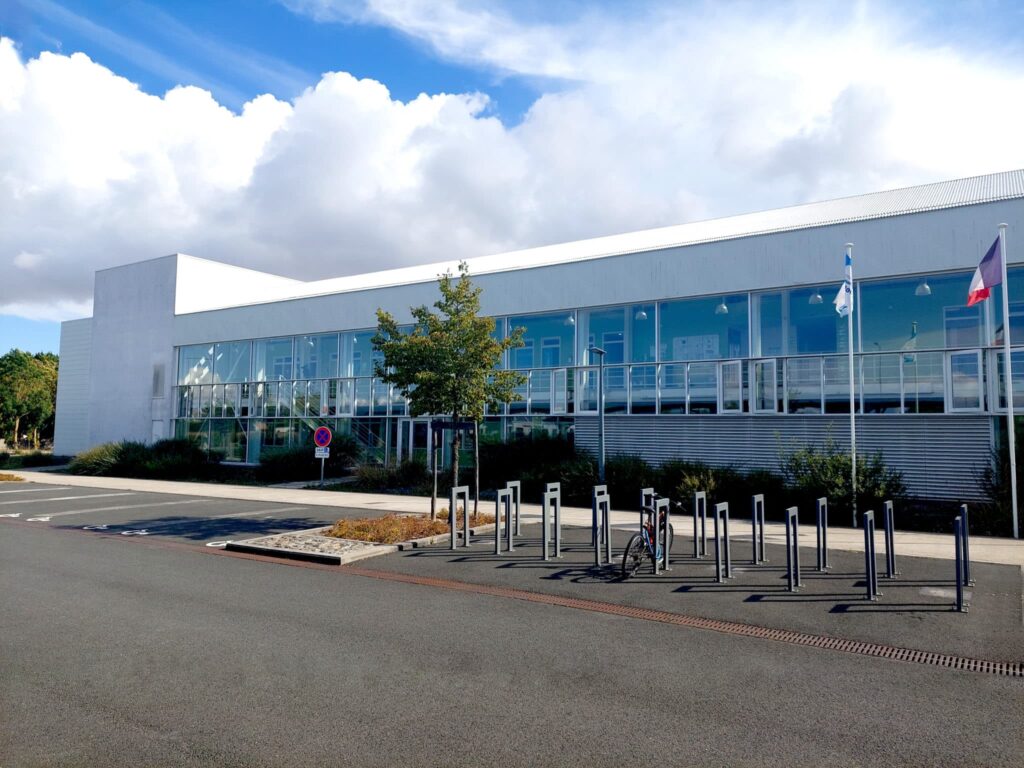 header page presentation campus lr 2048x1536